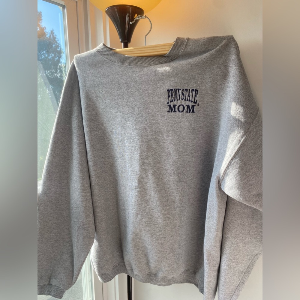 VINTAGE PSU MOM CREWNECK